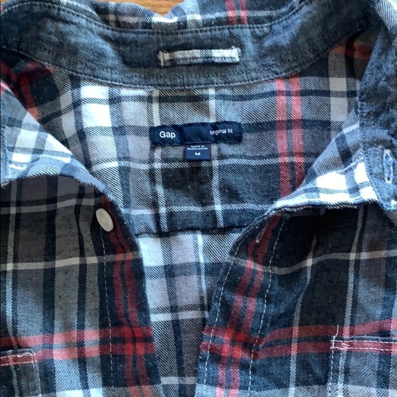 Gap flannel button up, Medium. - Picture 2 of 3